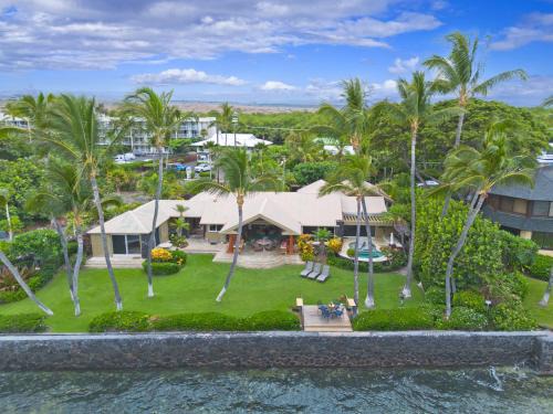 Kamuela House | Puako Beach Luxury Oceanfront Home- 3 Guest Suites by SkyRun Kona Coast