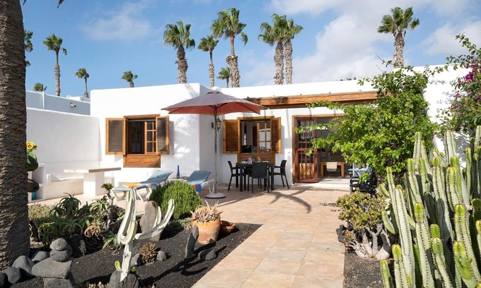 Playa Blanca Apartment | Puerto Chico U