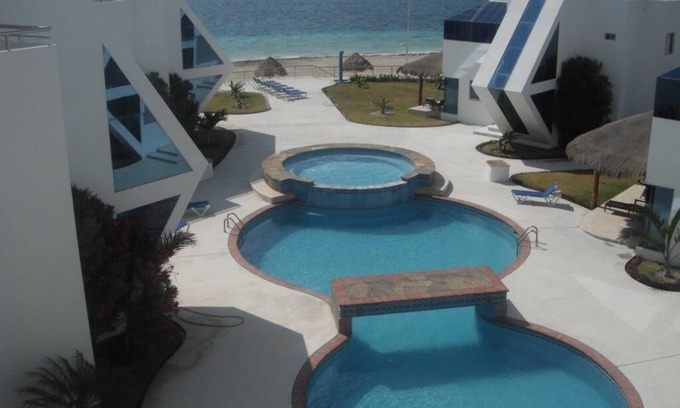 Puerto Morelos Condo | Puerto Morelos Luxury beach apartment