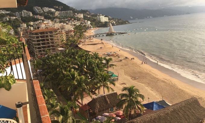 Emiliano Zapata Apartment | puerto vallarta beach front condos
