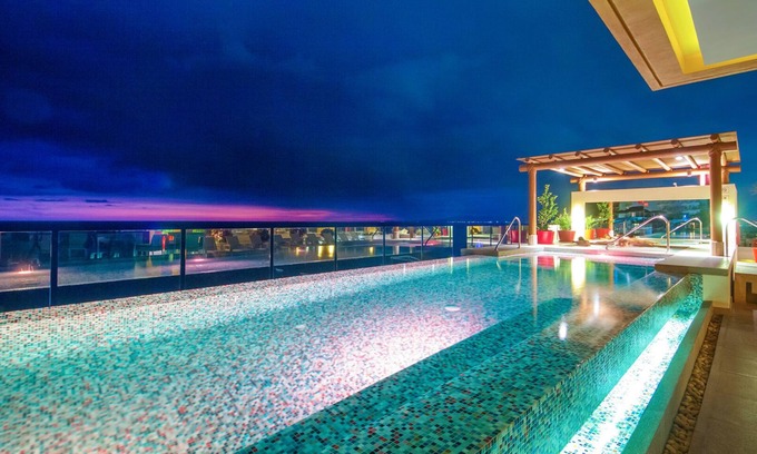 Amapas Condo | Puerto Vallarta Luxury Condo V177 just one block from Muertos beach.