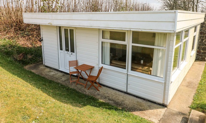 Haverfordwest Cottage | PUFFIN CHALET, family friendly, with a garden in Roch