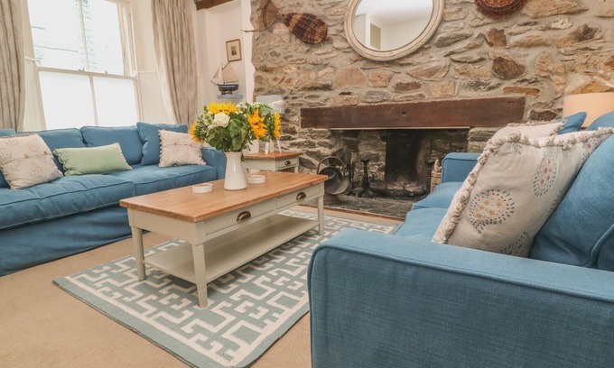 Flushing Cottage | Puffin Cottage, Flushing