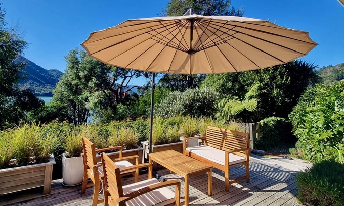 Havelock House | Pukenui Paradise - Havelock Holiday Home