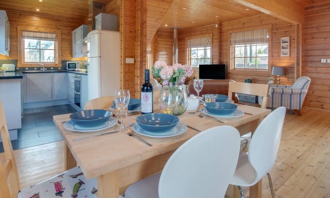 Menai Bridge Ski Chalet | Pumpkin Lodge in Menai Bridge