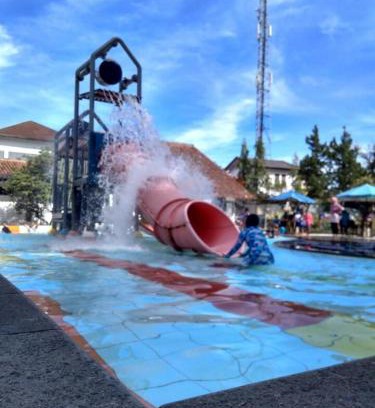 Megamendung Hotel | PUNCAK VILLAGE HOTEL & KAMPUNG MAIN ANAK