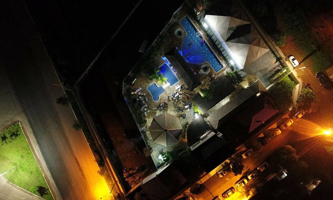 Setor Lagoa Quente House | PUNTA CALDAS > CASA 8 > R$686/CASA/NOITE > ACOMODA 10