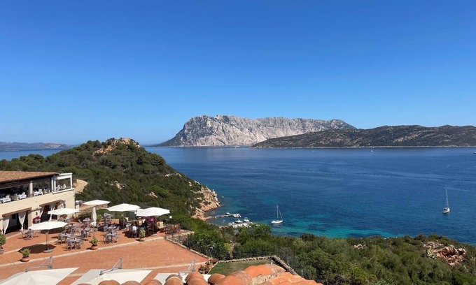 Capo Coda Cavallo House | Punta Est beautiful 3 room sea view