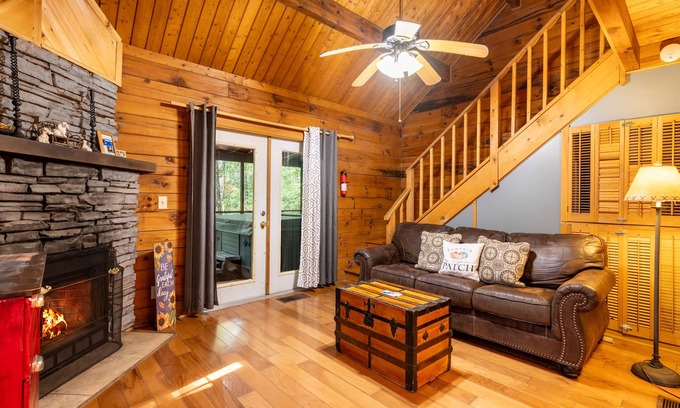Sautee Nacoochee Cabin | Puppy Love - 3rd Night Free! See Details Below.