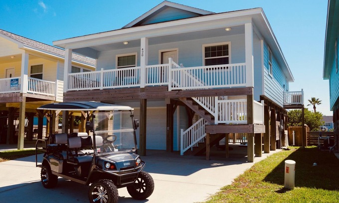 Port Aransas House | ¡Pura Playa! Home, Cart & Private Pool! Dogs ok!