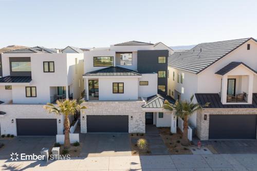 St. George House | Pura Sol at Desert Color (by Ember Stays)