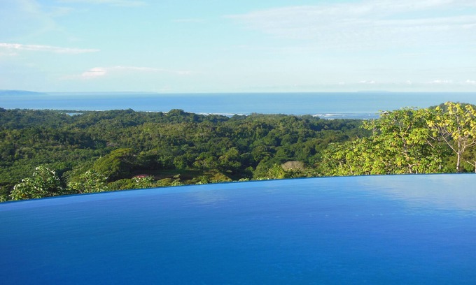 Ballena House | Pura Vida within your reach!