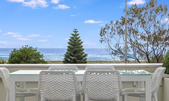 Coolangatta Apartment | Pure Kirra 103 - Beautiful Kirra Beachfront