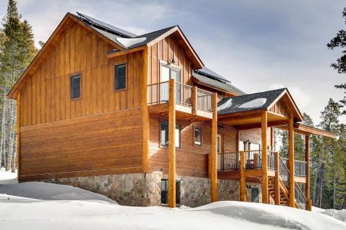 Fairplay House | PURE LUXURY with Hot Tub, Pool Table and Sauna plus Wet Bar - Chessetts Lodge