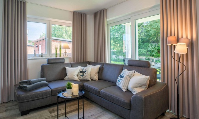 Wangerland Apartment | Pure North Sea flair: relaxation in the 'Lüttje Parl' vacation apartment in Hooksiel