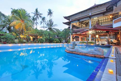 Legian Hotel | Puri Naga Beachfront Cottages