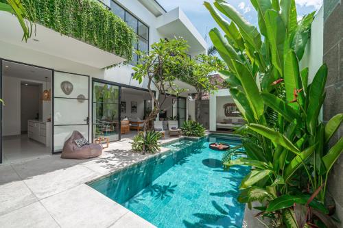 Berawa Villa | Puri Senang - Luxury 4BR Private Pool Villa in Central Berawa