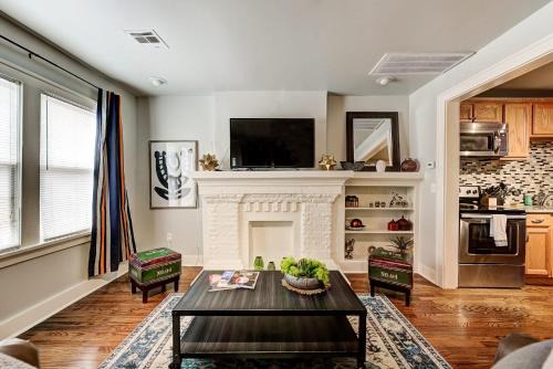 Central Oklahoma City Apartment | Putnam Pad I -near Asian District- just off I-44