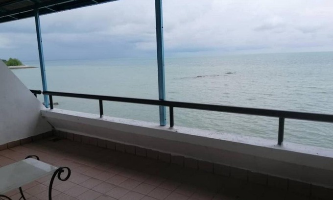 Taman Haji Zainal Apartment | putri Homestay seaview Pd