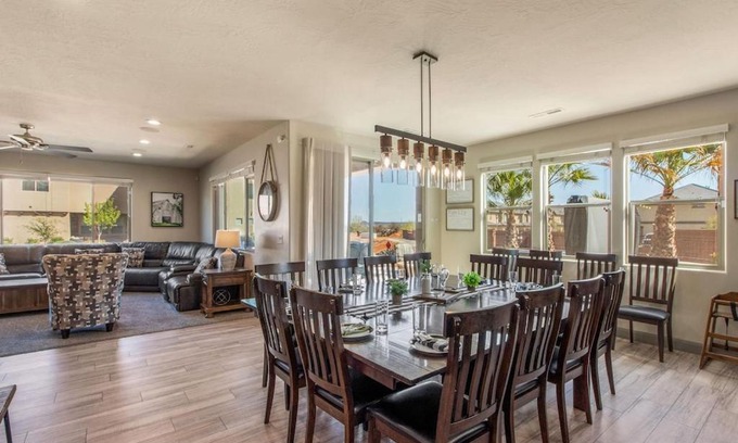 Santa Clara House | PV 99 Private Hot Tub, Ping Pong Table, Xbox X series and Resort Amenities