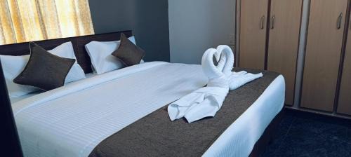 Tiruchanur Hotel | PVK Residency, Tirupati