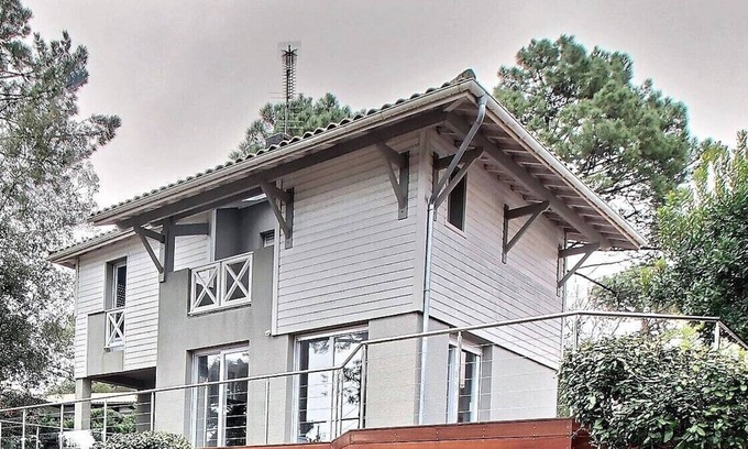 Pyla-sur-Mer House | Pyla: House in residential area near Moulleau