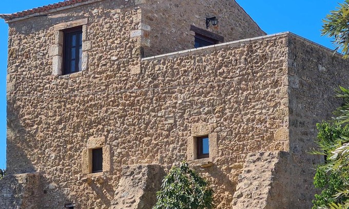 Gythio House | Pyrgos 1869 with Private Pool