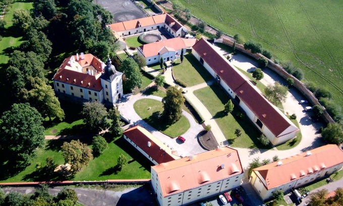 Prague 19 Hotel | Pytloun Chateau Hotel Ctěnice