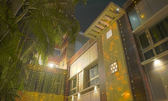 Shivpuri Hotel | Q Saina's S K Regency