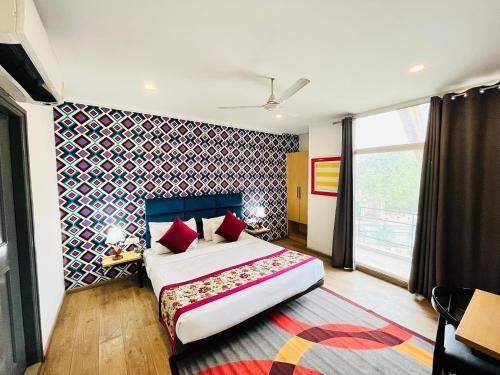 Chhatarpur Hotel | Qotel Comfort Chattarpur - Opposite Tivoli Garden Near Chattarpur Metro