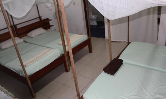 Antsiranana Hotel | Quadruple Room with Private External Bathroomn4 twin beds