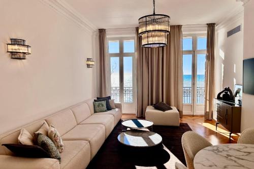 Old Town Apartment | QUAI PROMENADE VIEW Balcony with breathtaking view