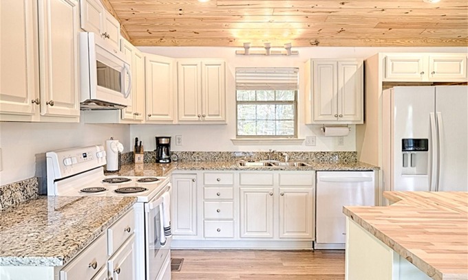 Dadeville House | Quail Hollow Hideaway | 3 Bed, 2 Bath