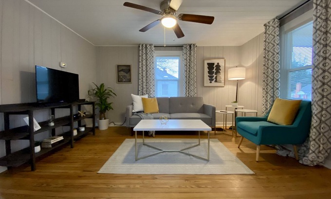 Kernersville Cottage | Quaint 2 bed 1 bath cottage style home