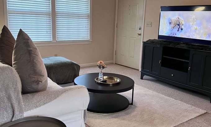 Rosewood Condo | Quaint 2 Bed, 1 Bath Getaway