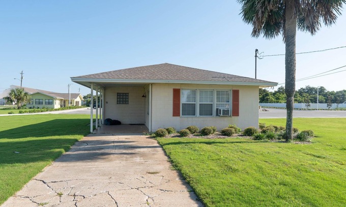 Panama City Beach House | Quaint 2-Bedroom Home with Beautiful Views of the Gulf!