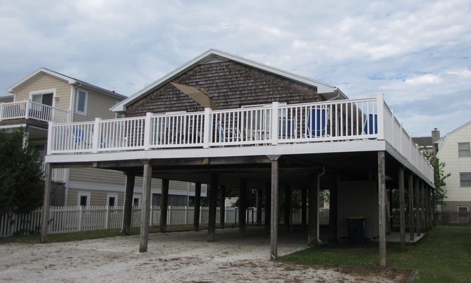 Fenwick Island Cottage | Quaint 3 bedroom, 2 bath, beach house located one block from the beach.