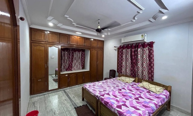 Visakhapatnam House | Quaint 9-bedroom bungalow with WiFi, AC in Visakhapatnam