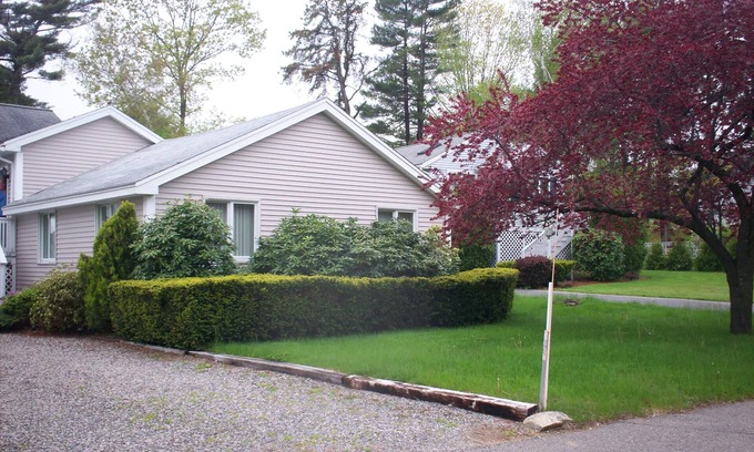 Ogunquit Apartment | Quaint Apt Short Walk to Beautiful Ogunquit Beach