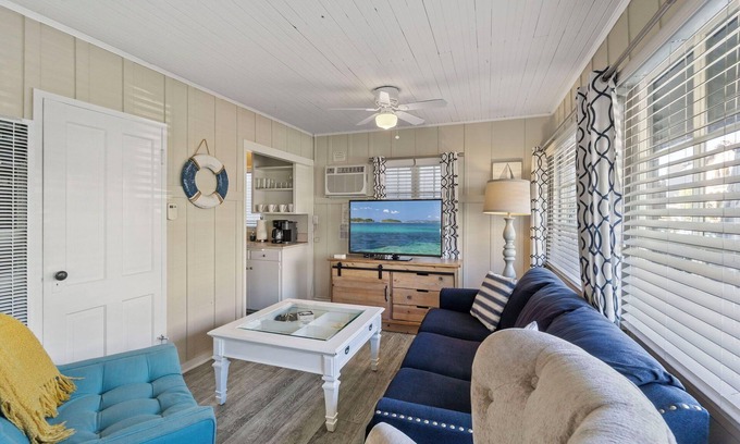 Balboa Island House | Quaint Balboa Island Duplex