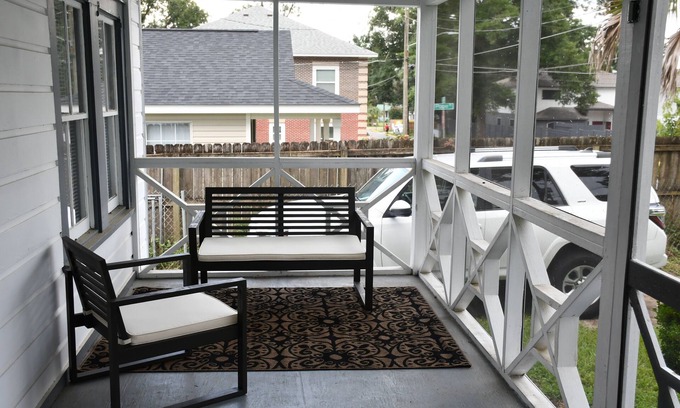 Tallahassee House | Quaint Bungalow ⭐️ Steps from FSU Campus ⭐️ Ideal for Longer Stays