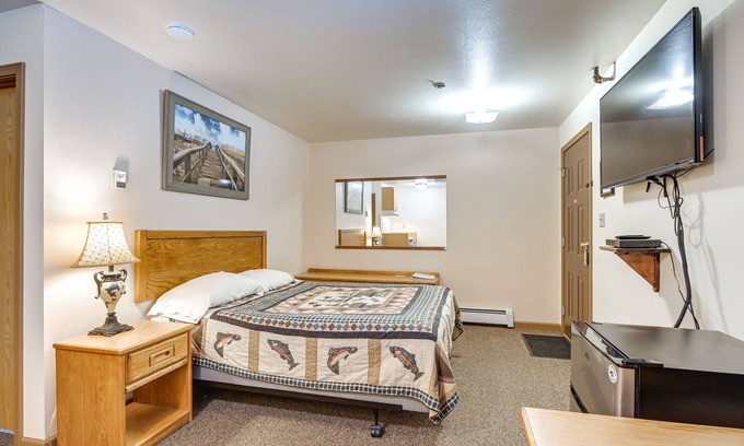 Cooper Landing Apartment | Quaint Cooper Landing Apt: Half Mi to Boating!