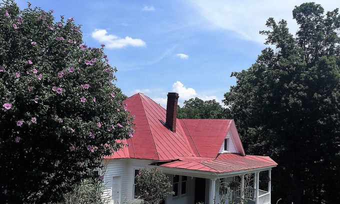 Eggleston House | Quaint Cottage Located 15 Miles From Blacksburg VA