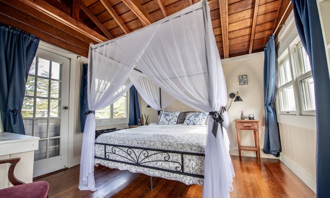 Mill Valley Cottage | Quaint cottage with nature, redwoods, Pacific ocean & bay view