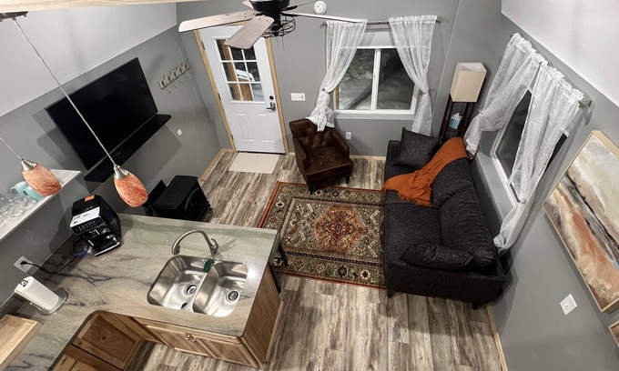 Wasilla Cabin | Quaint cozy cabin getaway near Hatcher Pass, Clear Night Cabin A