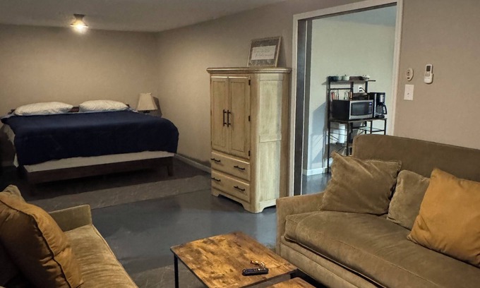 Lynchburg Apartment | Quaint Guesthouse near Liberty in Lynchburg