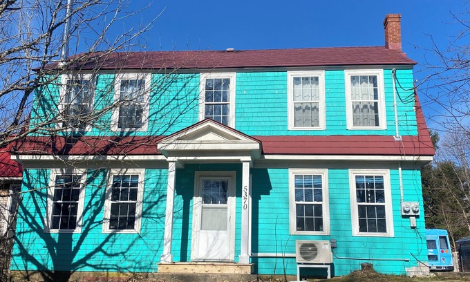 Chester Basin House | Quaint home conveniently located between Chester and Mahone Bay.