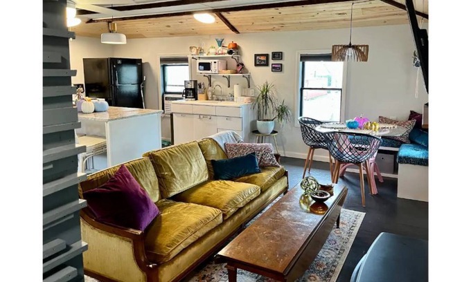 Leadsville House | Quaint Loft, Modern luxury touches, Great location