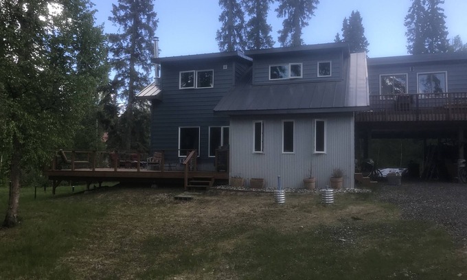 Fairbanks House | Quaint Modern Alaskan Home