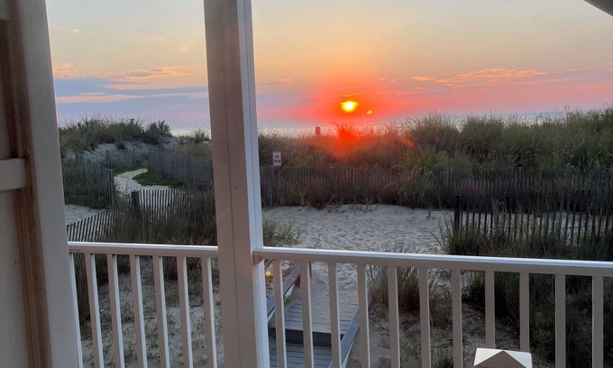 North Ocean City Condo | Quaint Oceanfront Condo, on the Beach!